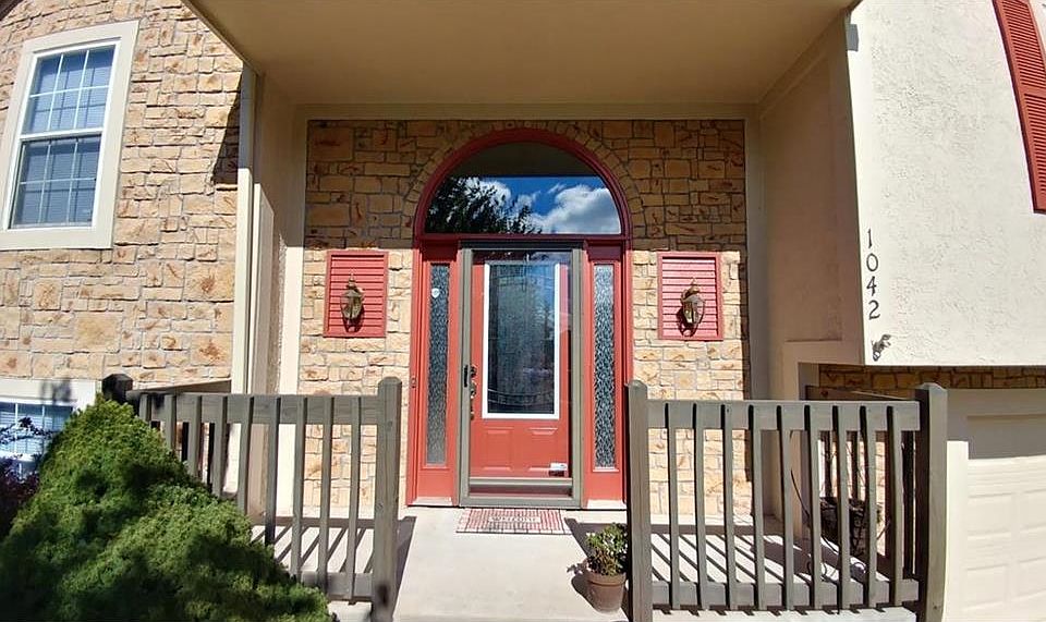 1st image of 1042 Black Oak Dr