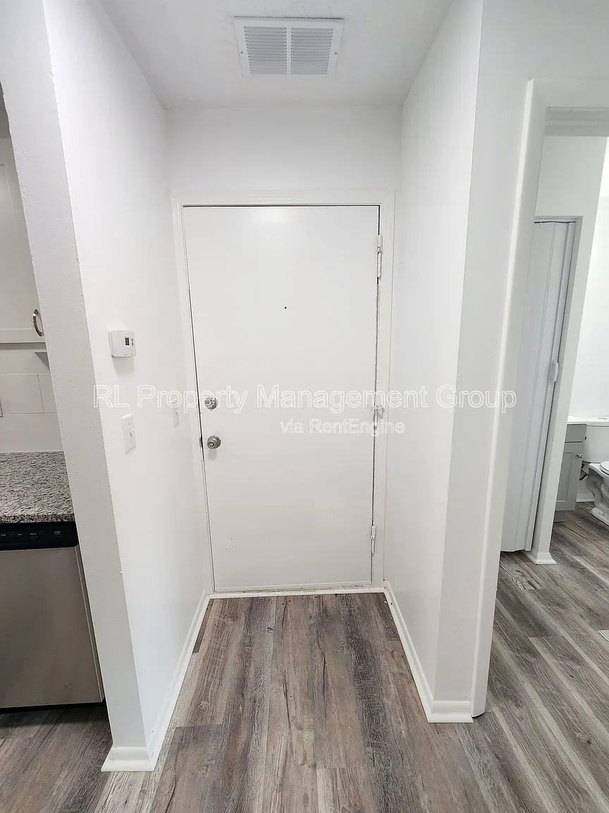 155 N 17th St #C photo 1