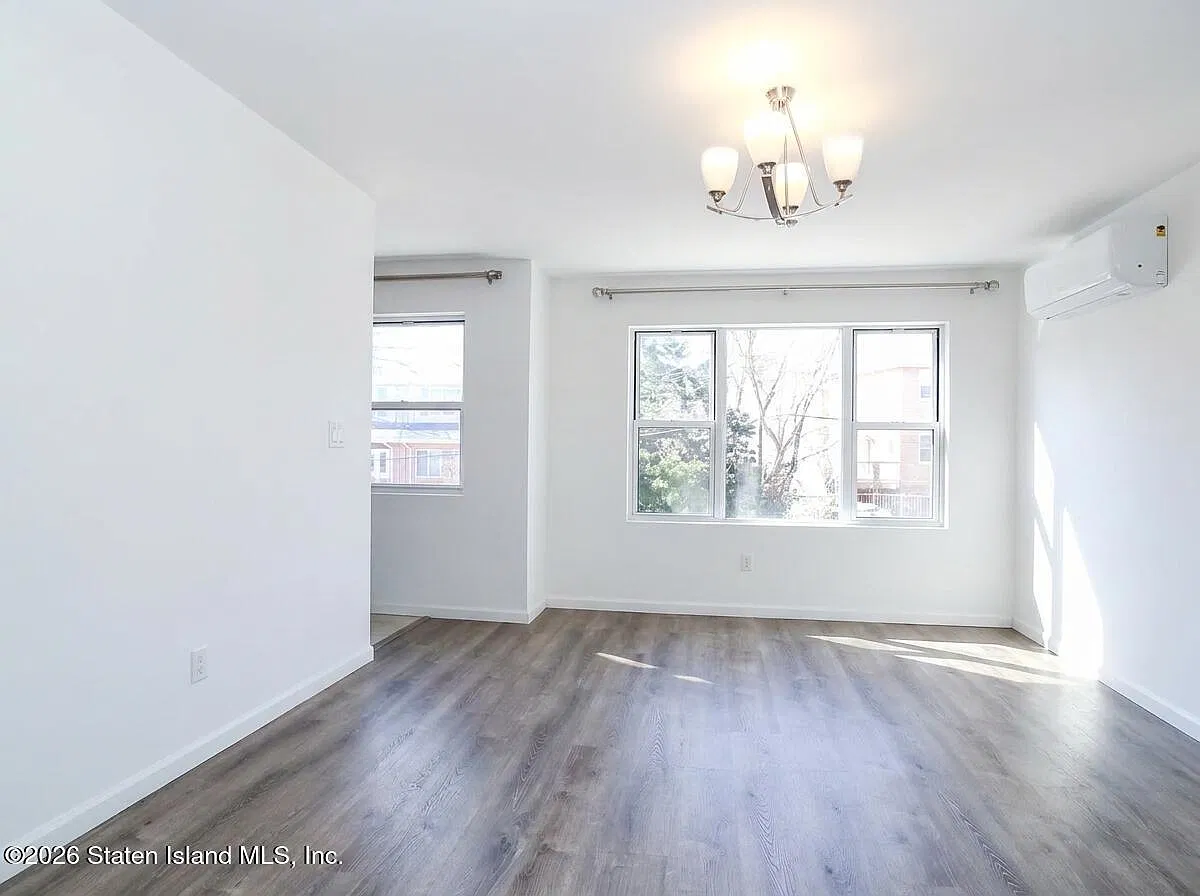 3 bed, 2.5 bath, 1300 sqft, $2,800 — Photo 3
