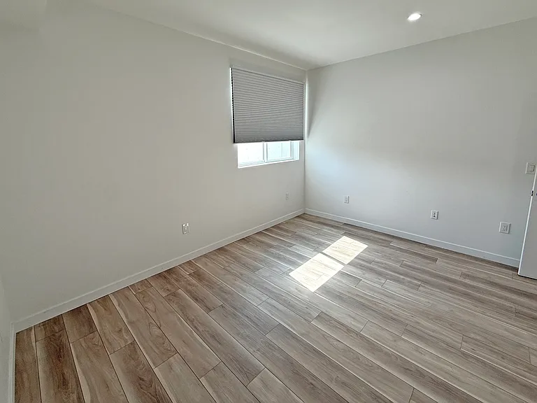 10934 Peach Grove St #201 — Photo 91