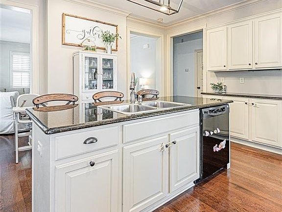 5th image of 3629 Village Center Ln