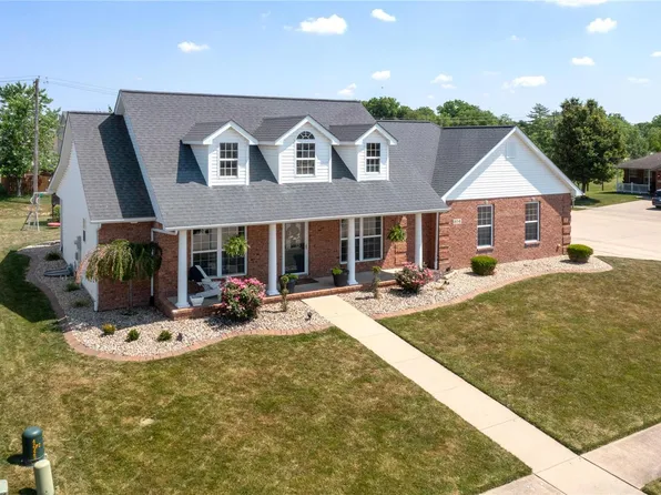 1104 Jessica Dr, New Baden, IL 62265