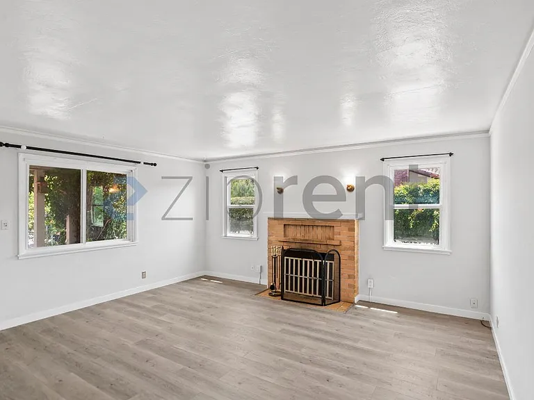 14331 Capri Dr — Photo 7