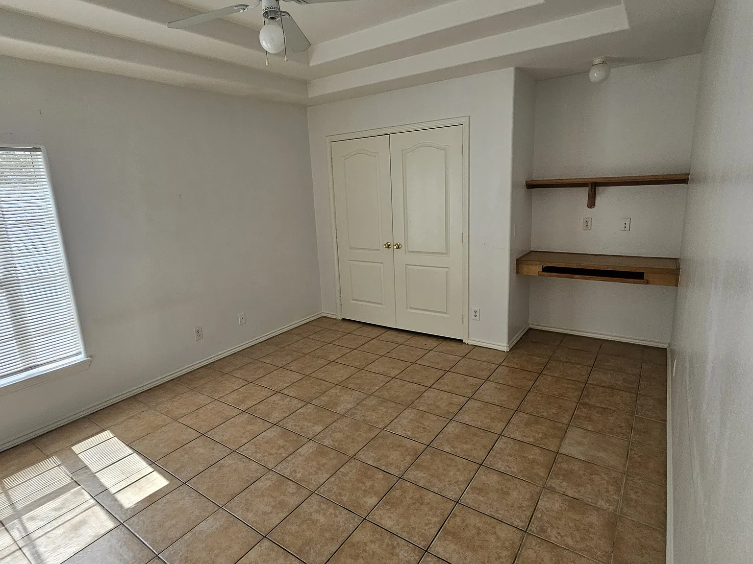 709 La Mancha Dr — Photo 3