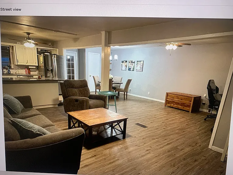 4903 Lindale Dr — Photo 2