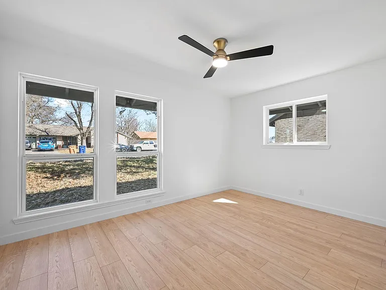 1017 Cripple Creek Dr — Photo 18