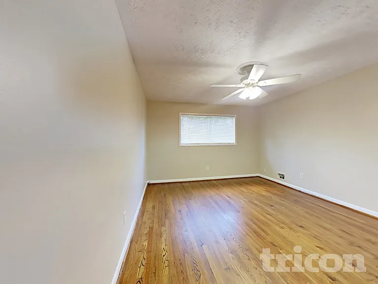 543 Barbashela Cir — Photo 14