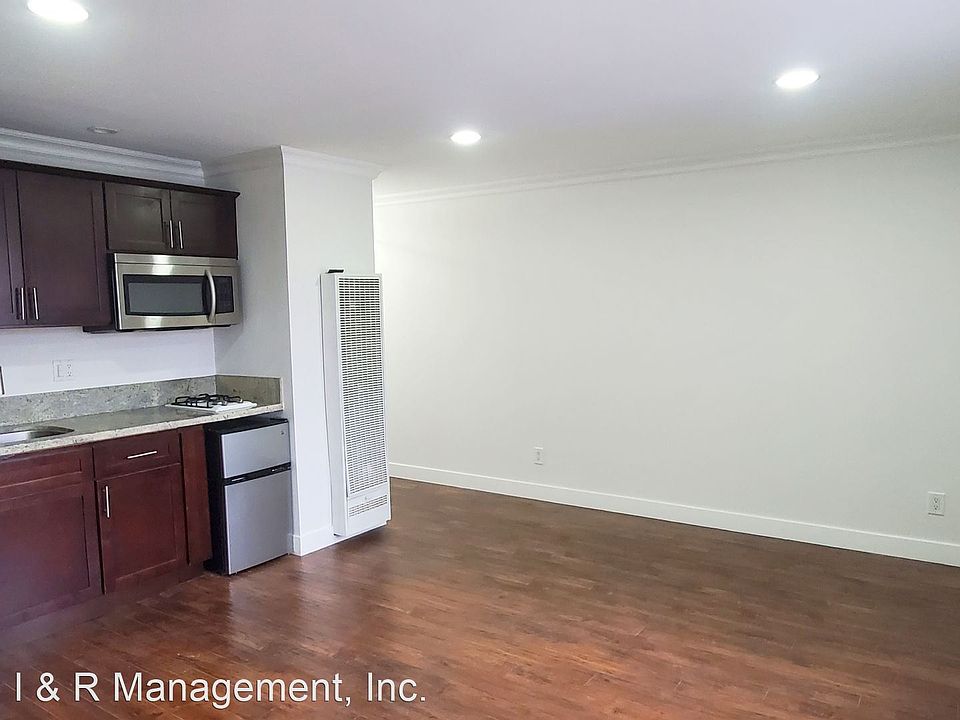 1st image of 5245 Bakman Ave Unit 7