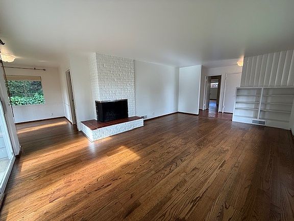 4th image of 180 N Balsamina Way