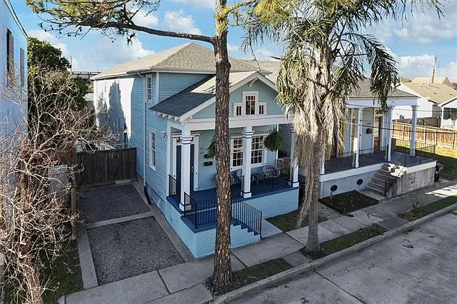3 bed, 2.0 bath, 2195 sqft, $2,200 — Photo 3