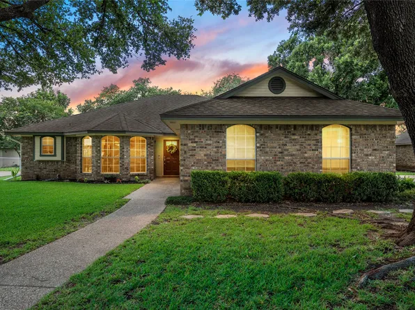 141 Bonham Dr, Hewitt, TX 76643