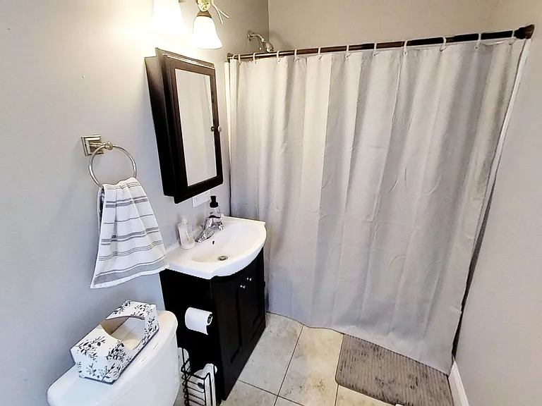 595 University Ave #3 — Photo 8