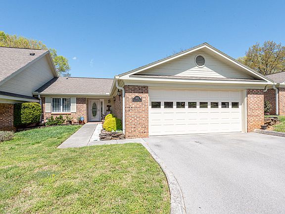 2nd image of 903 Prestwick Dr