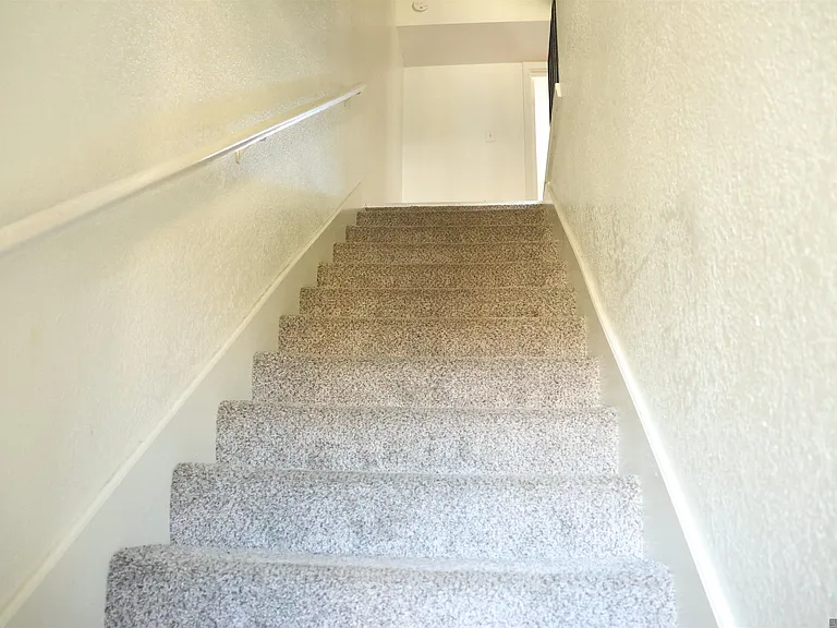 10298 W Winston Ave #7 — Photo 9