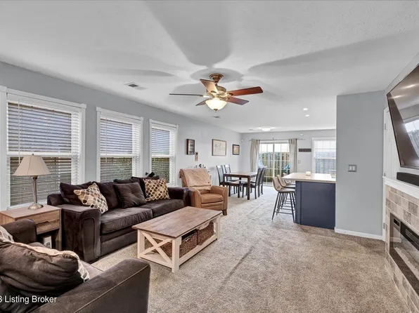 8428 Grand Trevi Dr, Louisville, KY 40228