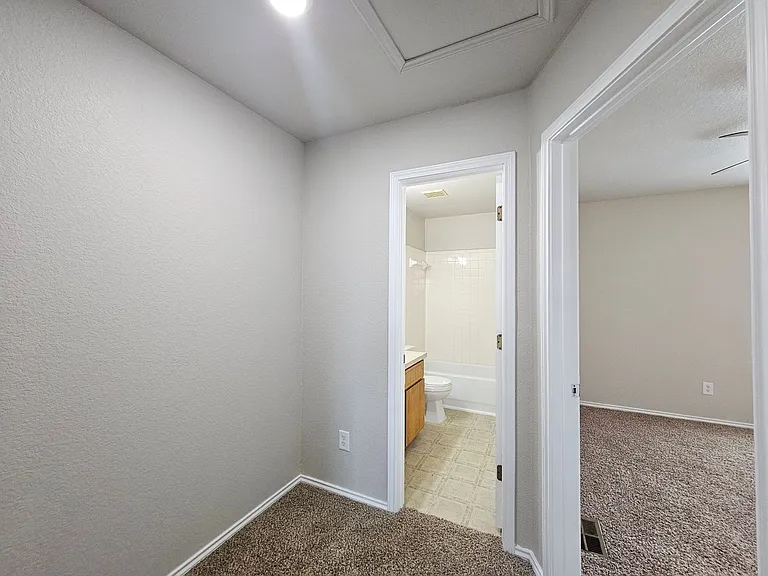 4005 Nadine Dr #D — Photo 16