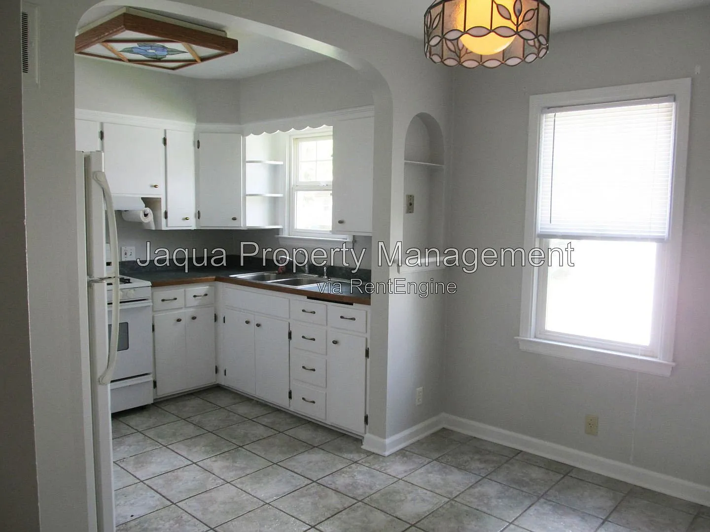 3 bed, 1.0 bath, 980 sqft, $1,325 — Photo 3