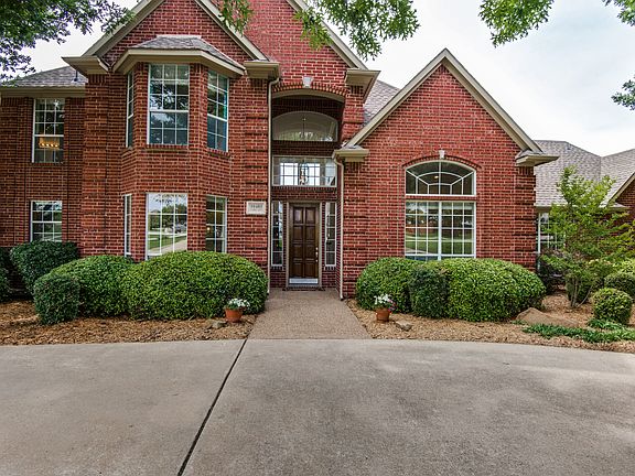 3rd image of 10481 Parkview Cir