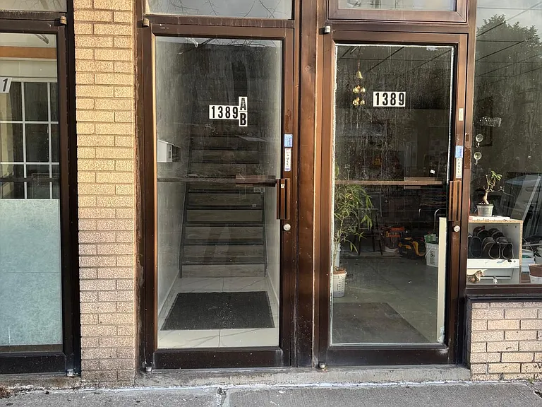 1389 Danforth Ave #B — Photo 8