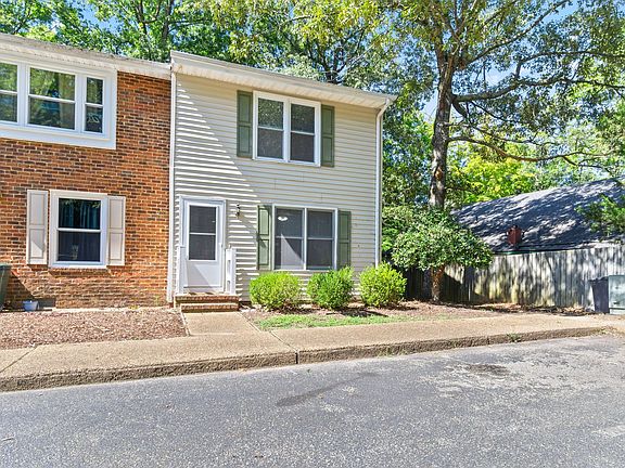 2nd image of 2821 Oak Hill Dr
