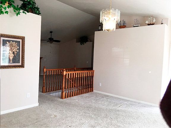 2nd image of 1118 S Ashland Dr