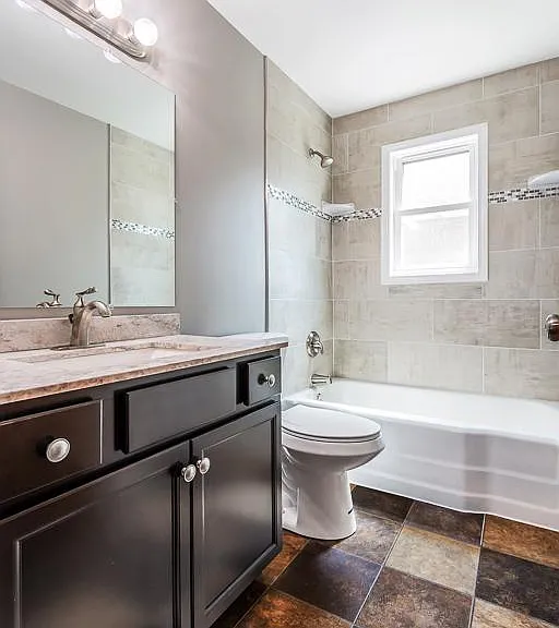212 Cornelia Ave NE — Photo 6