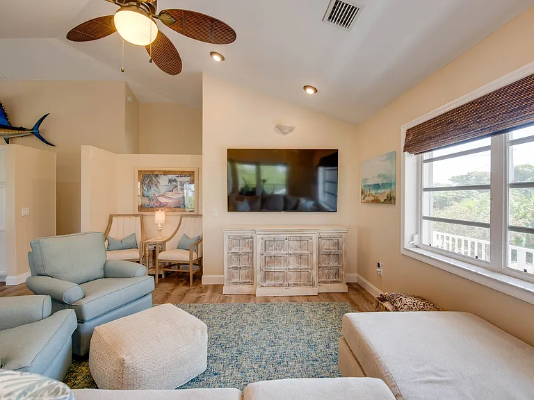 17375 Jamaica Ln — Photo 20