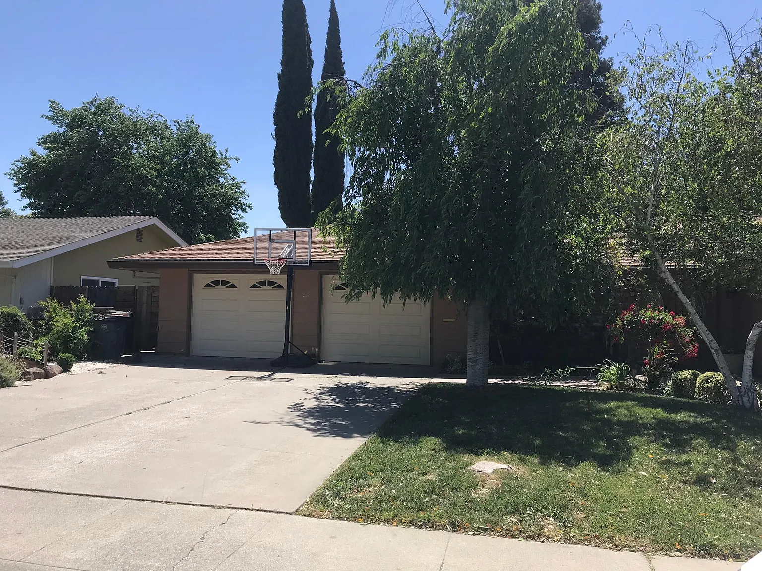 3 bed, 2.5 bath, 2500 sqft, $4,500 — Photo 4