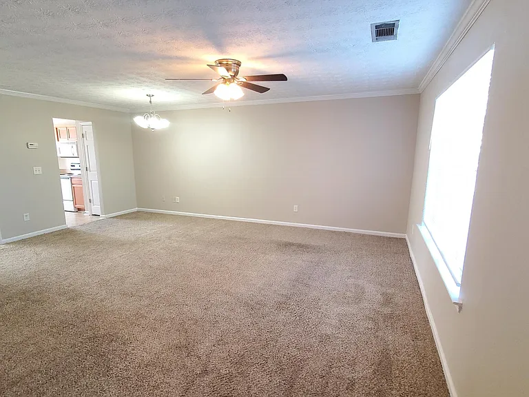 241 S Irwin St #62 — Photo 2