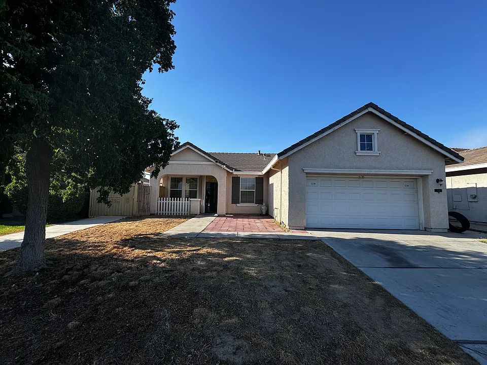 5239 E Kaviland Ave