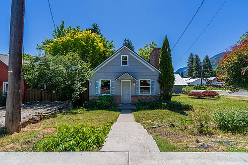 505 Birch St Photo 1