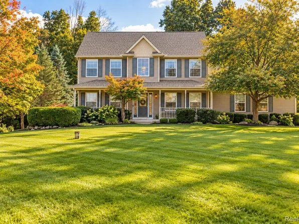 4581 Sierra Dr, Howell, MI 48843