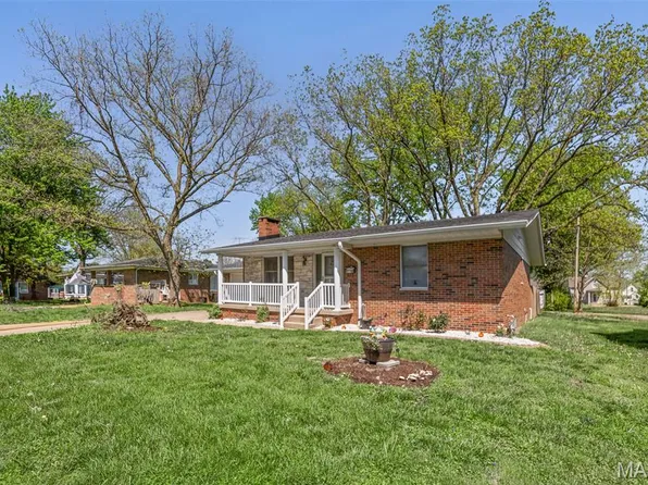 319 W Indiana St, Trenton, IL 62293