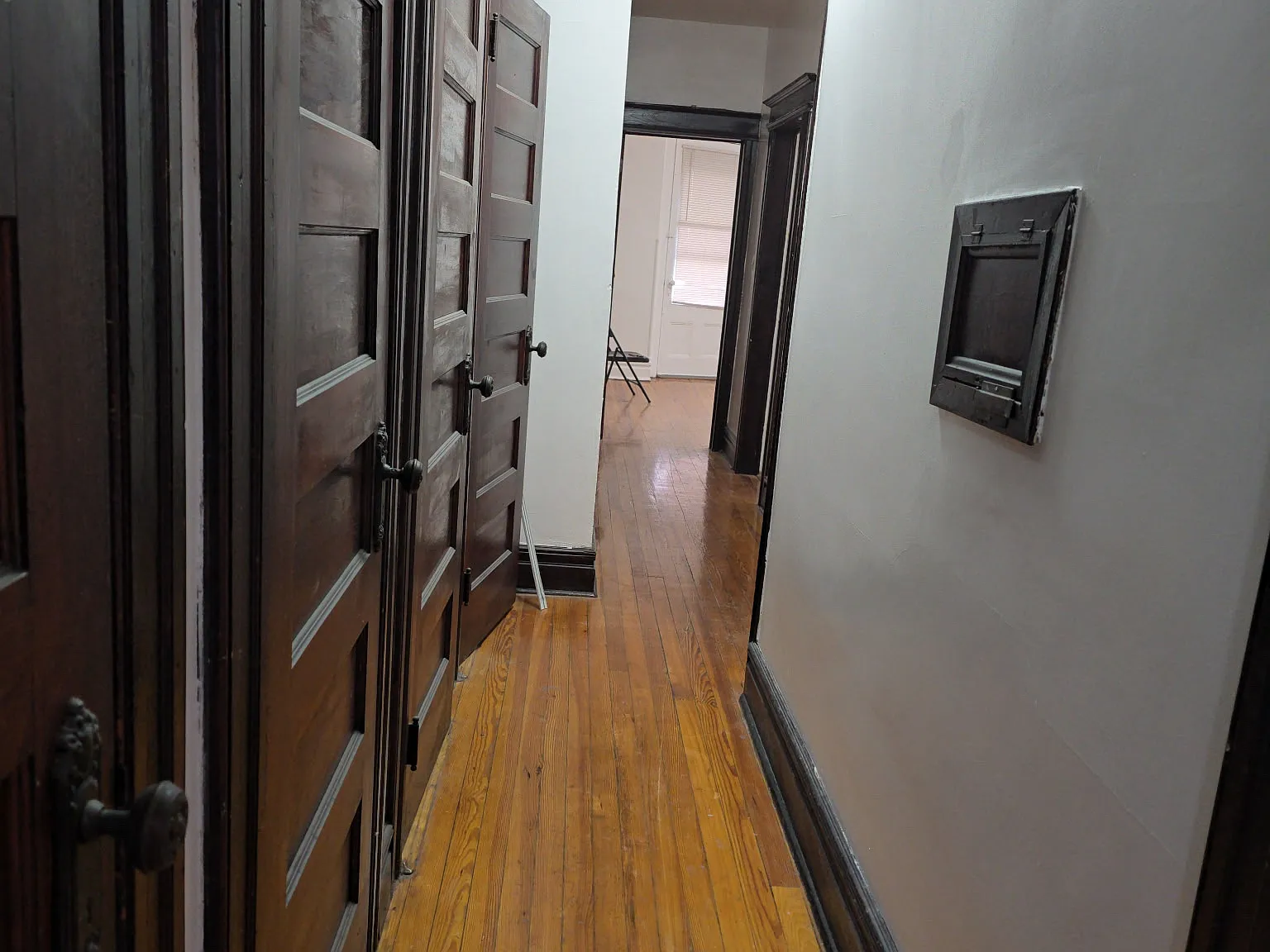 3 bed, 1200 sqft, $2,200 — Photo 3