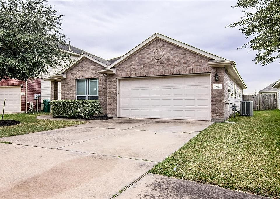1st image of 19527 Rum River Ct