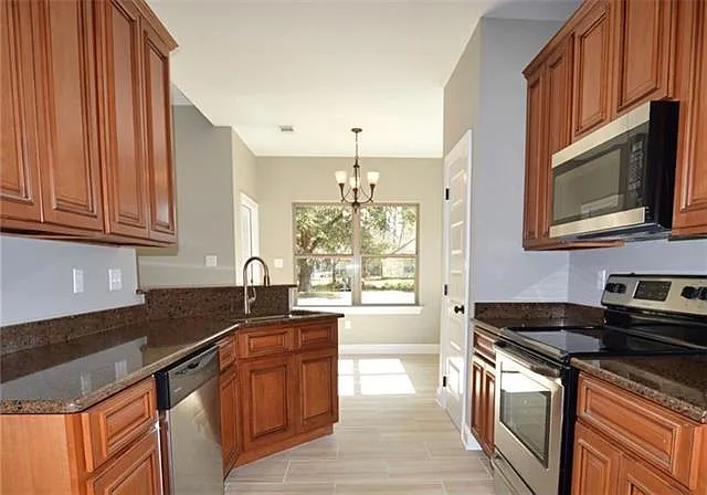 3 bed, 2.0 bath, 1339 sqft, $1,800 — Photo 4