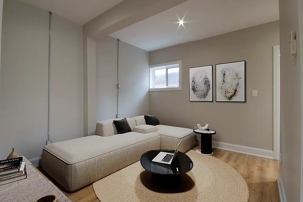 Cozy 1 Bedroom with In Suite Laundry — Photo 3