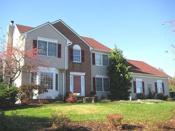 4 Bedrooms w/ Plenty Of Room