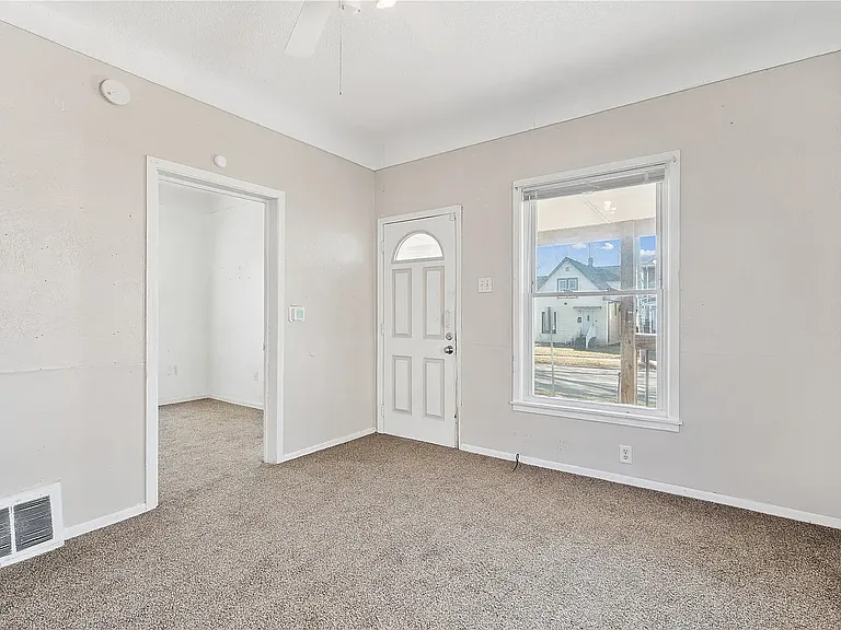 452 8th Ave SW — Photo 20