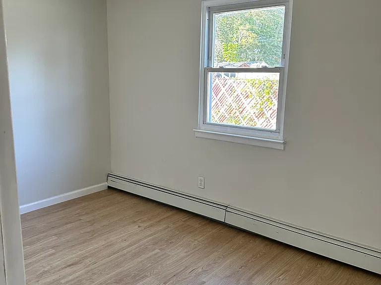 86 Sycamore Ave — Photo 5