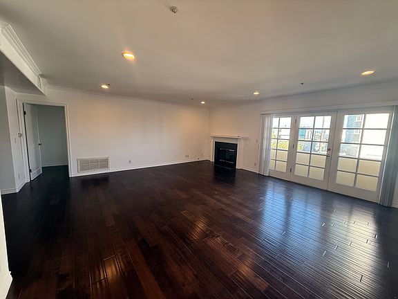 3rd image of 1278 S Camden Dr APT 204