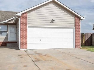 1028 E Karla Ct, Haysville, KS 67060