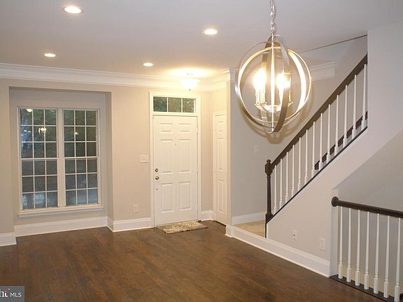 3rd image of 16177 Taconic Cir