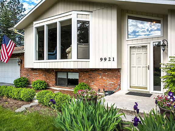 3rd image of 9921 N Circle Dr