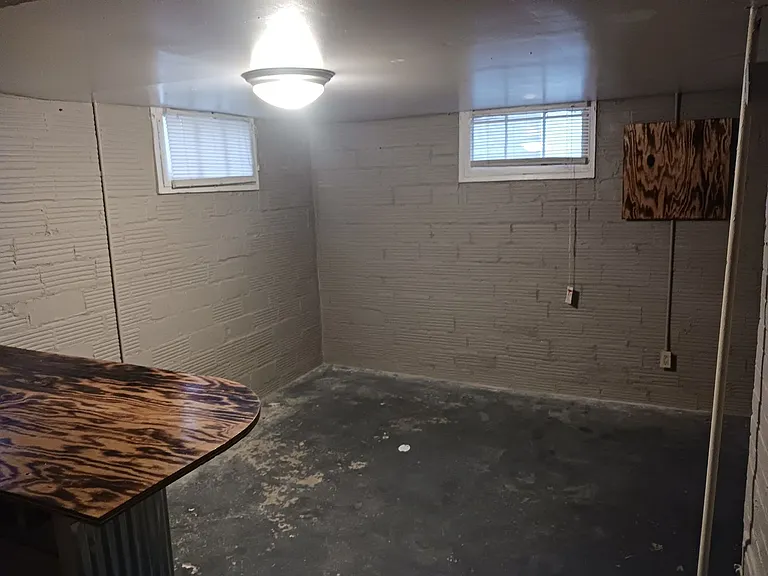 110 S Wilmoth Ave — Photo 7