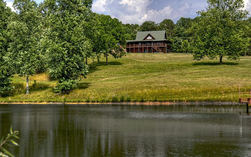 1st image of 153 Deer Lake Dr