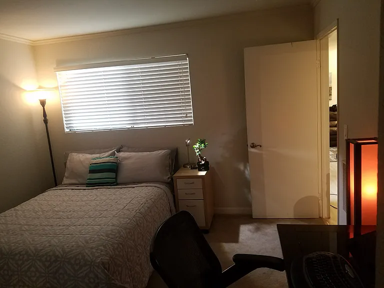 bedrooms can fit all this furniture comfortably