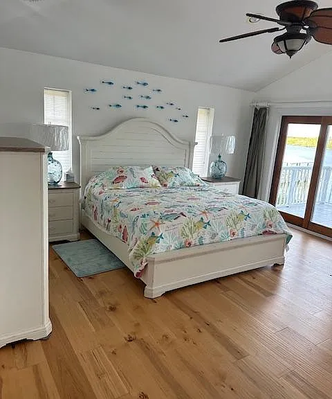 1405 S Riverside Dr — Photo 11