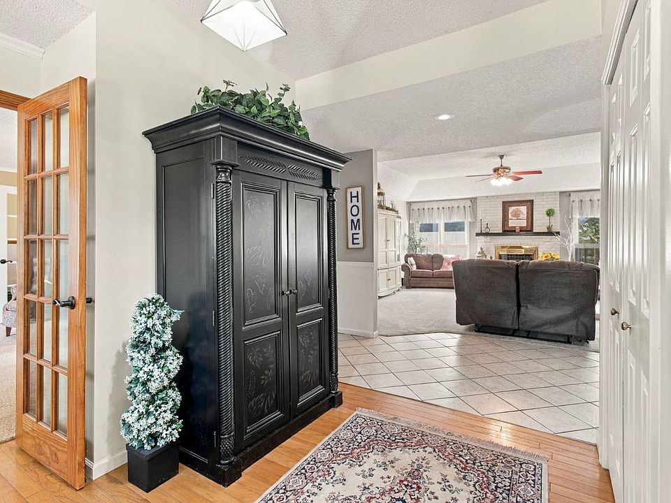 28th image of 5005 Dogwood Cir