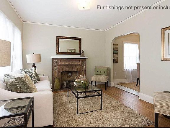 Living Room (alternative view)